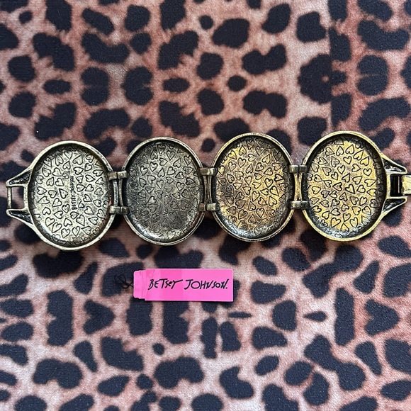 Betsey Johnson Chunky Fox and Owl Bracelet - Picture 3 of 14